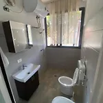 アパート Lovely 2-bedroom With Greenery View