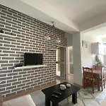 Lovely 2-bedroom With Greenery View